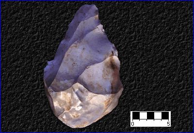 Bifaz de sílex (Paleolítico Inferior).